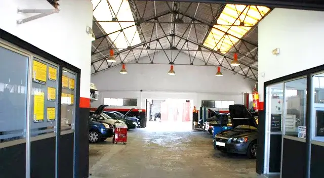 17711taller-mecanico-bahia-en-cadiz-fondo.webp