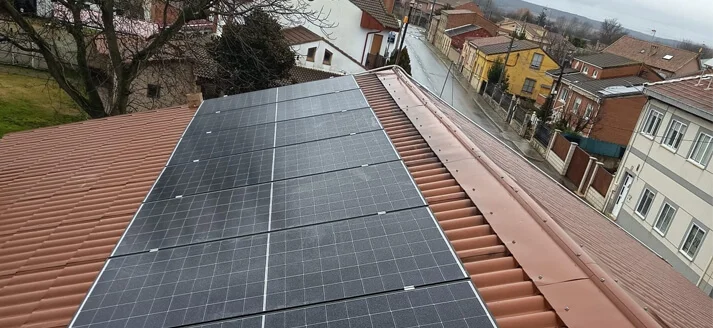 26827mantenimiento-placas-solares-leon-5.webp